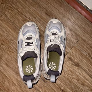 (Category: ) located in . Submitted by yminhq (Listing ID 1464314897, Image 1). Description: .