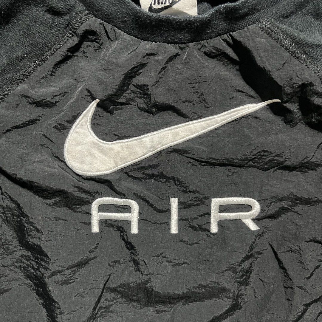Nike Air sweatshirt (Category: Babies & Kids Fashion) located in Kadingilan. Submitted by tejaresnick (Listing ID 1464349169, Image 2). Description: Excellent condition No issue Color rate 9.5/10 3-4 years old on tag.