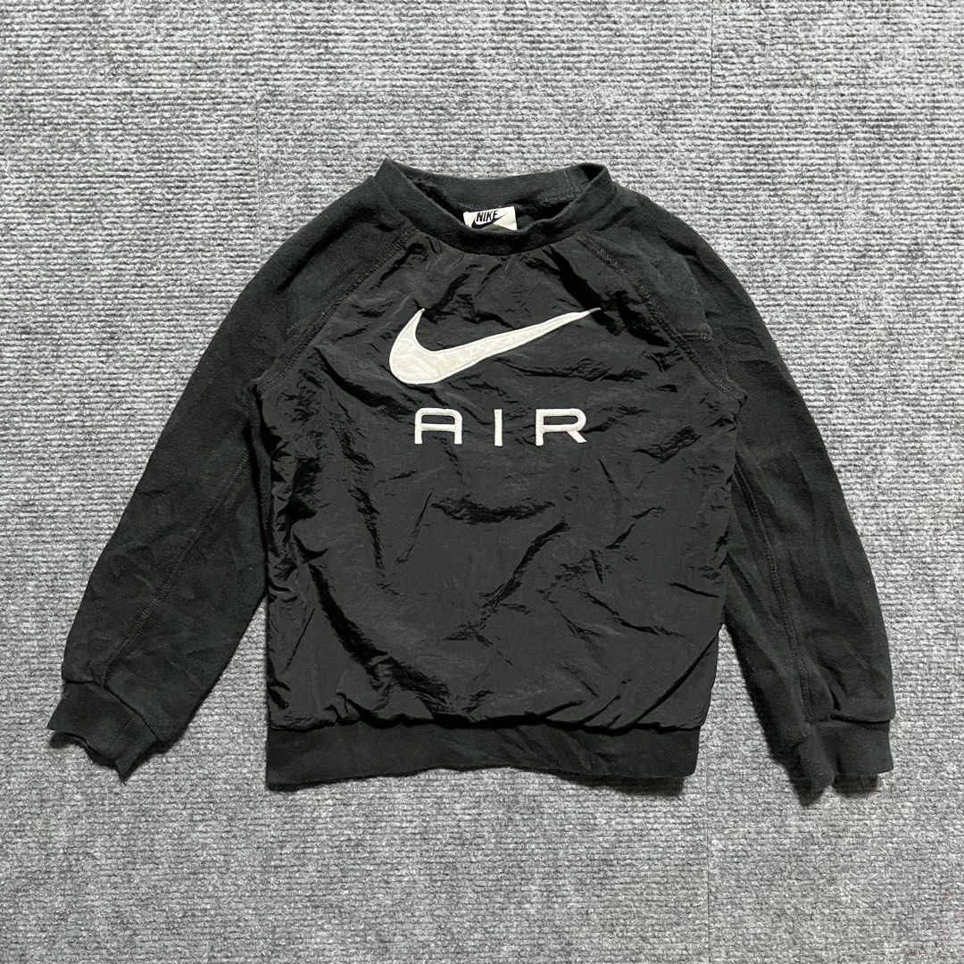 Nike Air sweatshirt (Category: Babies & Kids Fashion) located in Kadingilan. Submitted by tejaresnick (Listing ID 1464349169, Image 1). Description: Excellent condition No issue Color rate 9.5/10 3-4 years old on tag.