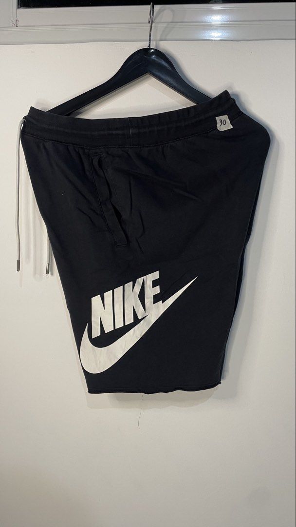 Nike Alumni Size 30 (Category: Shorts) located in Arayat. Submitted by christian_srno (Listing ID 1464243856, Image 1). Description: .