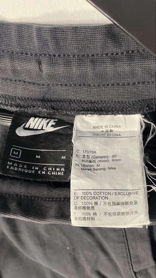 Nike Alumni Size 30 (Category: Shorts) located in Arayat. Submitted by christian_srno (Listing ID 1464243856, Image 3). Description: .