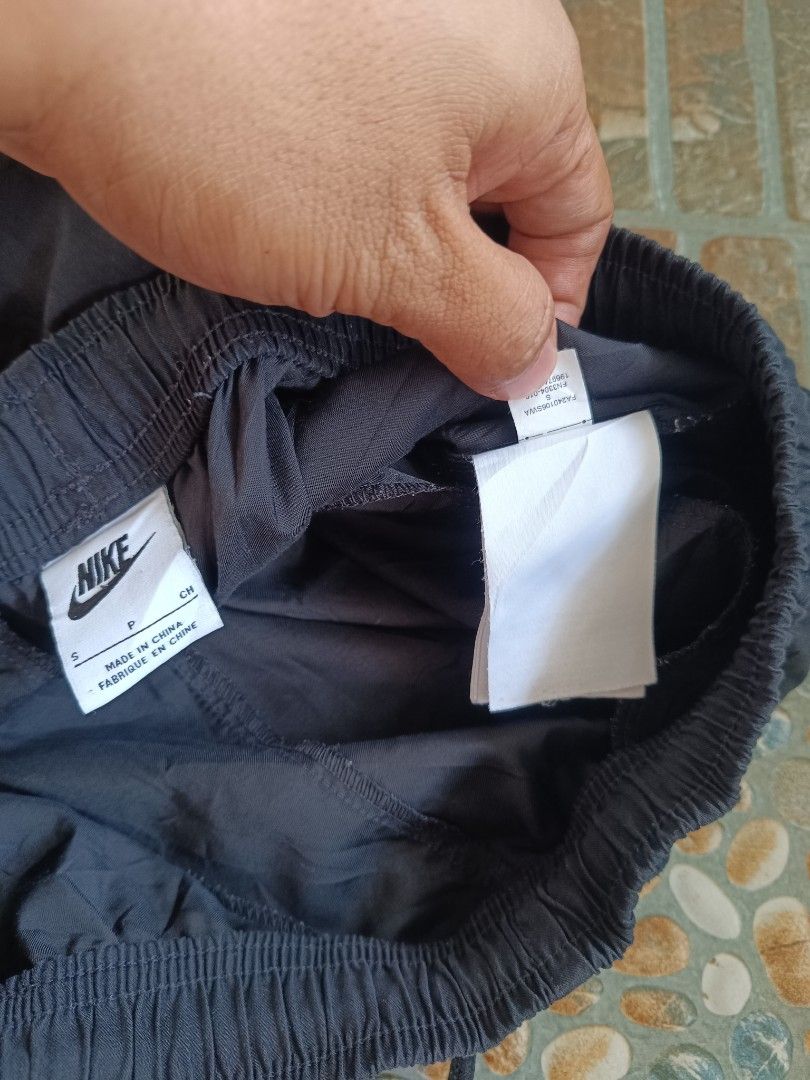 Nike Alumni Wooven Short (Category: Shorts) located in Bulacan. Submitted by moybilog (Listing ID 1464251874, Image 3). Description: .
