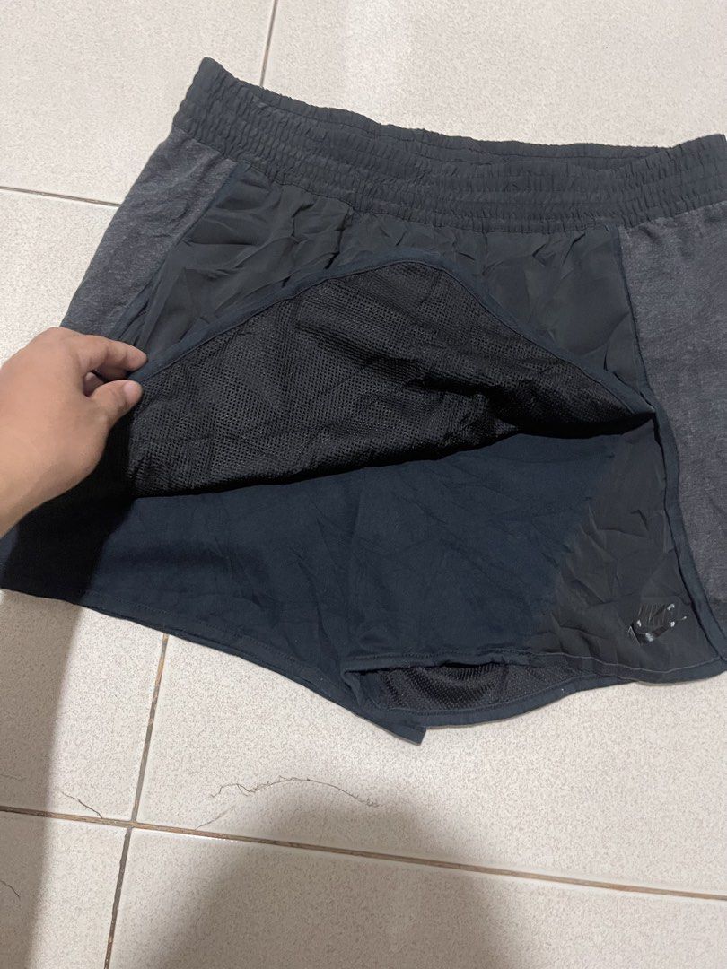 Nike Black Skort/Short/Skirt (Category: Activewear) located in Cavite. Submitted by s1nglest1tch.ph (Listing ID 1464266713, Image 3). Description: Size XL on tag 30 to 34 waist 14 to 15 length Excellent condition Goods ang garter.