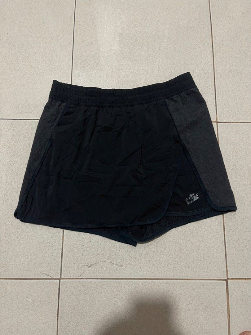 Nike Black Skort/Short/Skirt (Category: Activewear) located in Cavite. Submitted by s1nglest1tch.ph (Listing ID 1464266713, Image 1). Description: Size XL on tag 30 to 34 waist 14 to 15 length Excellent condition Goods ang garter.
