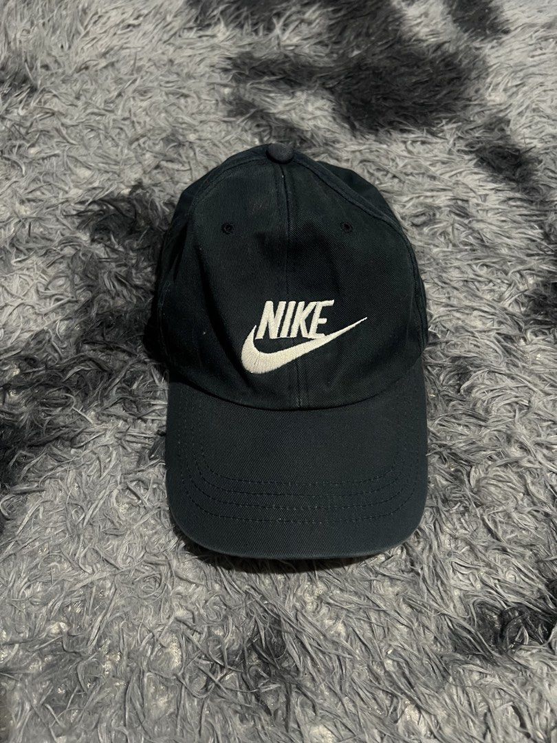 Nike cap (Category: Caps & Hats) located in Cebu City. Submitted by drip_block (Listing ID 1464188367, Image 1). Description: .