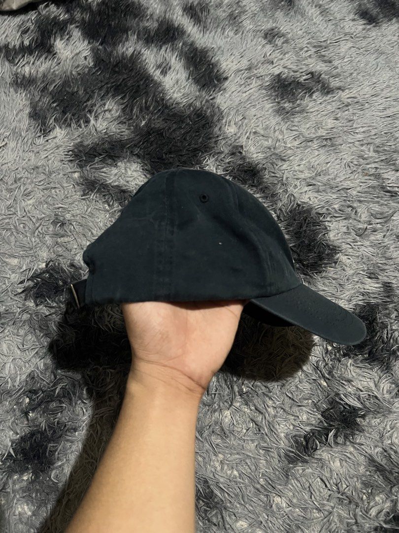 Nike cap (Category: Caps & Hats) located in Cebu City. Submitted by drip_block (Listing ID 1464188367, Image 2). Description: .