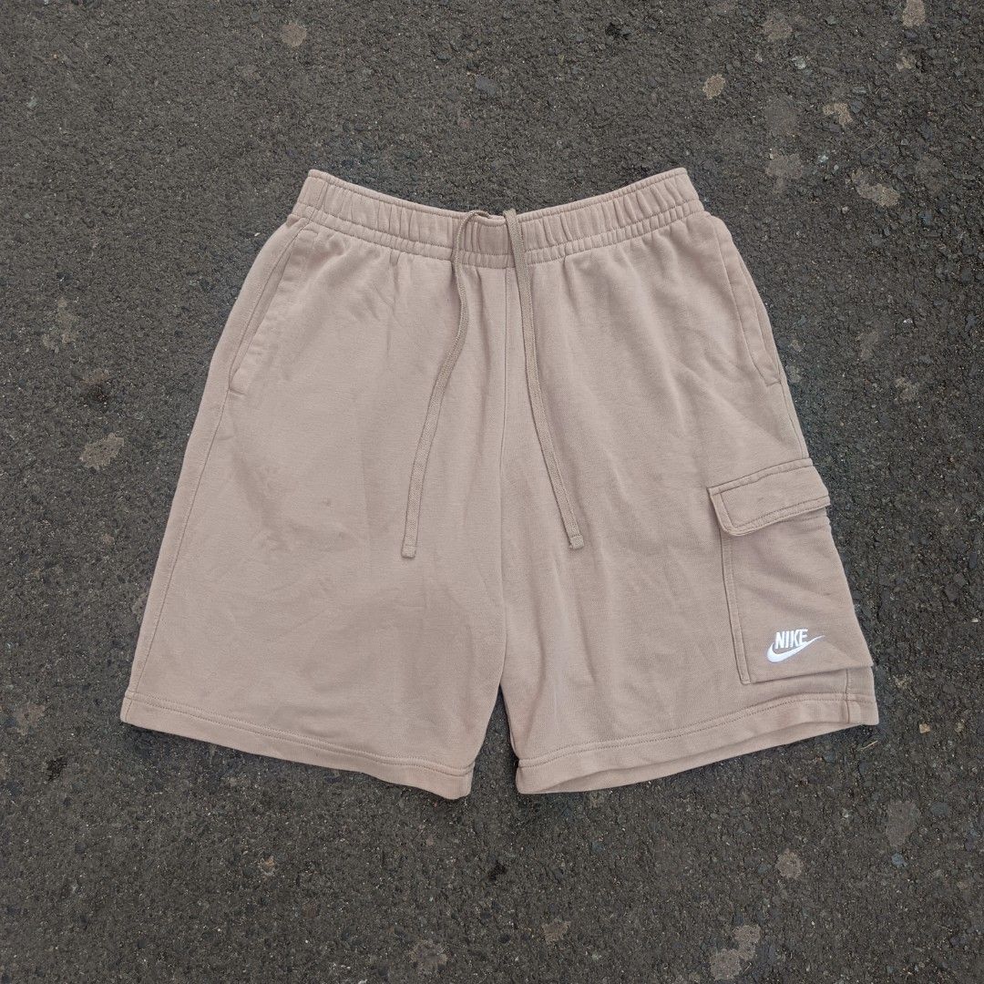 Nike Cargo cotton short (Category: Shorts) located in Taguig. Submitted by oswyn_thrifts (Listing ID 1464138022, Image 2). Description: Nike Cargo short cotton excellent condition large on tag Dimes: W-30 to 36 L-20 700+sf taguig.