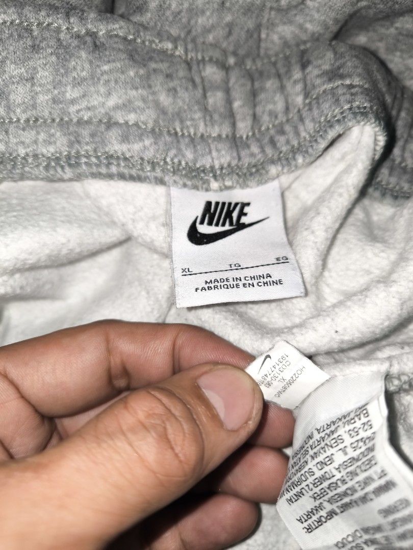 Nike cargo Jogger (Category: Joggers) located in Manila. Submitted by fljaoti27 (Listing ID 1464253064, Image 3). Description: Nike Cargo jogger XL.