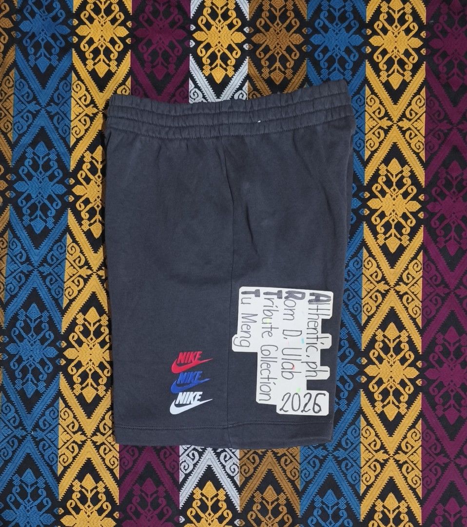 Nike Cargo Sweat Shorts Medium Dark Gray (Category: Shorts) located in Pasig City. Submitted by althentic.ph (Listing ID 1464149289, Image 2). Description: 350 + JNT SF *NIKE Cargo Sweat Shorts Charcoal Size XL Youth on tag, fit Small to Medium Adult Actual Measurements: Waist - 30" - 32" Length - 18" Hem - 11.5" Very Good to Excellent Thrifted Condition 9+/10 Minor crack prints, blue logo ✔Tags are available upon request, can be sent thru PM ✔fi