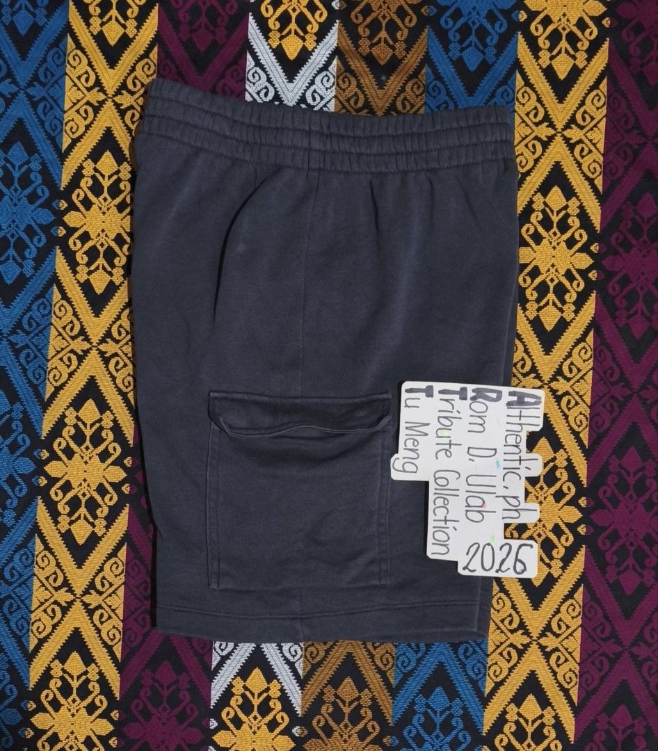 Nike Cargo Sweat Shorts Medium Dark Gray (Category: Shorts) located in Pasig City. Submitted by althentic.ph (Listing ID 1464149289, Image 3). Description: 350 + JNT SF *NIKE Cargo Sweat Shorts Charcoal Size XL Youth on tag, fit Small to Medium Adult Actual Measurements: Waist - 30" - 32" Length - 18" Hem - 11.5" Very Good to Excellent Thrifted Condition 9+/10 Minor crack prints, blue logo ✔Tags are available upon request, can be sent thru PM ✔fi
