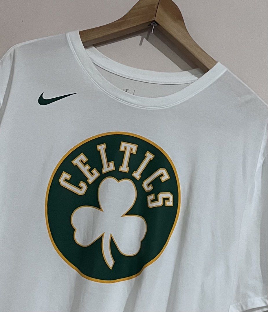 NIKE CELTICS TEE (Category: Tshirts & Polo Shirts ) located in Matanao. Submitted by eyyymar (Listing ID 1464290268, Image 2). Description: Nike Tee -Dimes:22.5x29 -Excellent Condition -Issue:None DM📩.