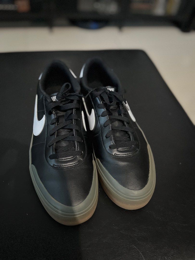 Nike court shot (Category: Sneakers) located in Quezon City. Submitted by vwfndrskprs (Listing ID 1464192286, Image 2). Description: - Nike court shot - Size US 11 men’s / 29cm - Lightly used - No box - Bought for P4095 - Features a white Nike swoosh and heel tab - Classic gum sole for grip and style - Perfect for skateboarding or everyday casual wear - Includes black laces.
