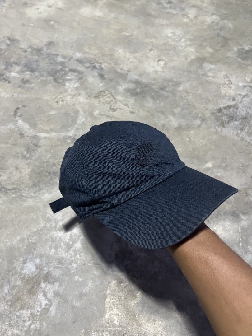 Nike dad hat (Category: Caps & Hats) located in Balamban. Submitted by jersey033 (Listing ID 1464228863, Image 1). Description: No issue In great condi .