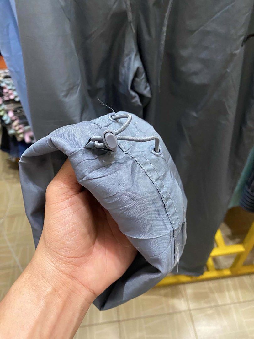 Nike Dri-FIT Track Pants Grey Size L (Category: Joggers) located in Manila. Submitted by bengirlclothing (Listing ID 1464201801, Image 3). Description: - Grey Nike track pants - Dri-FIT material for sweat-wicking comfort - Elastic waistband with adjustable drawstring - Zippers at the ankle for easy on/off - Size L - Ideal for athletic activities or everyday casual wear.