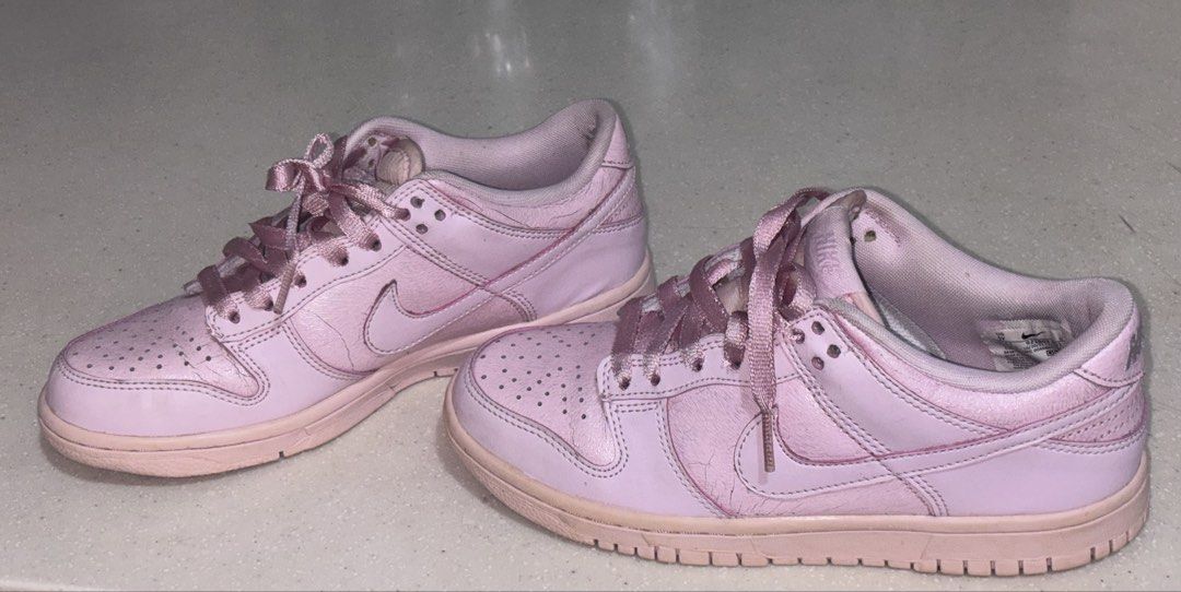 Nike Dunk Low Pink US 5Y (Category: Sneakers) located in Caloocan City. Submitted by gypsy.ph (Listing ID 1464190294, Image 1). Description: - Pink Nike Dunks - Size: 5Y - Features classic Nike swoosh - Shows some creasing on toe box and general wear - PRISM PINK - ROSE PRISME NIKE DUNK LOW SE (GS) Authentic .