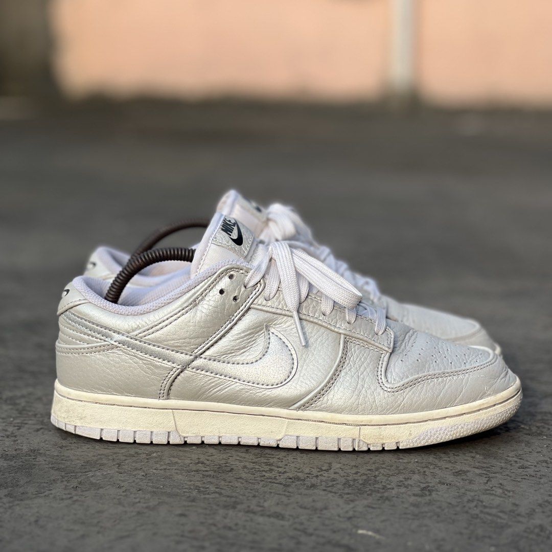 nike dunk low SE “ mettalic silver “ (Category: Sneakers) located in Pasig City. Submitted by store_4_all_season (Listing ID 1464289953, Image 1). Description: Size 8.5 us mens / 42 eu / 26.5 cm Used - very good condition Signs of usage No major issue 📩📩📩.