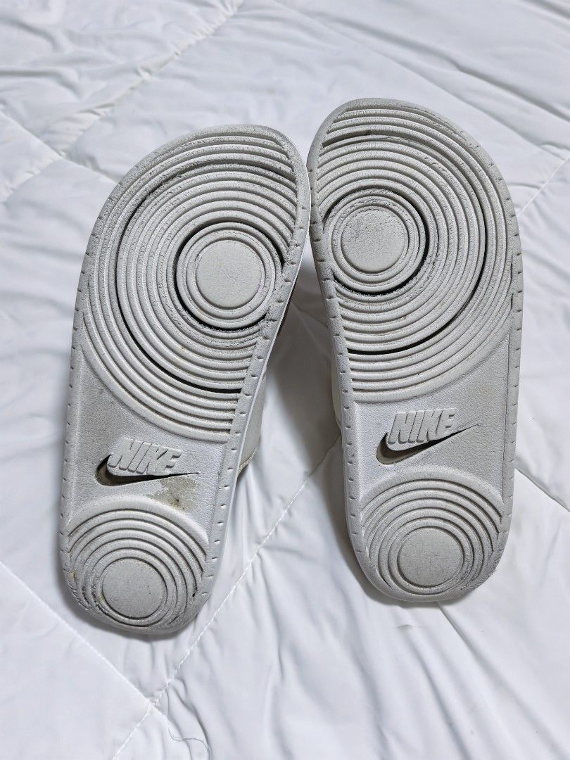 Nike Gold White Sandals, Size 9 (Category: Flats & Sandals) located in Naga. Submitted by princessta62477 (Listing ID 1464282656, Image 3). Description: .