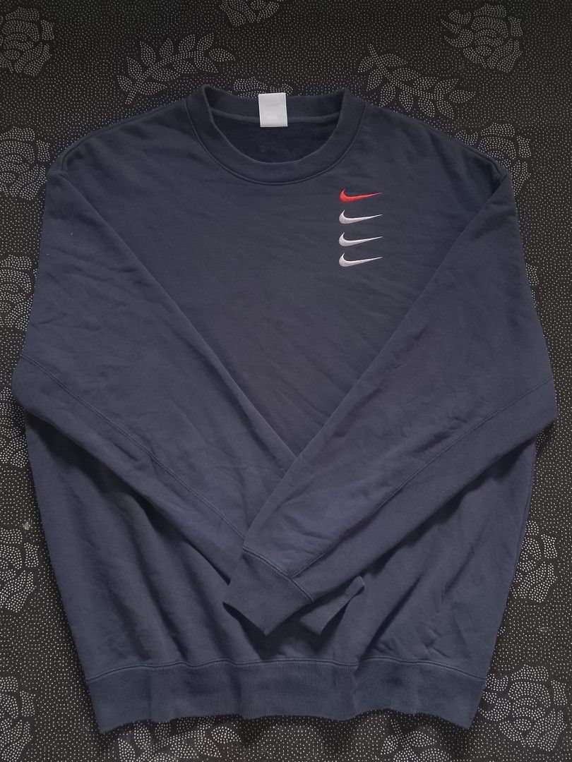 Nike Items (Category: Coats, Jackets and Outerwear) located in Baguio. Submitted by drecas (Listing ID 1464303885, Image 3). Description: Nike Windbreaker Hoodie Size: Large Dimes:28x23 Issue: None ₱450 Nike Turtle Neck Size: Small up to Medium Dimes: 25x21 Issue: ripped neck ₱300 Nike Pullover Size: Large Dimes:29x25 Issue: None ₱400 Nike Fleece Hoodie Size: Small Dimes:24x17 Issue: None ₱250 Nike AOP Size: Small Dimes: 23x17 Issue: None ₱250 Op