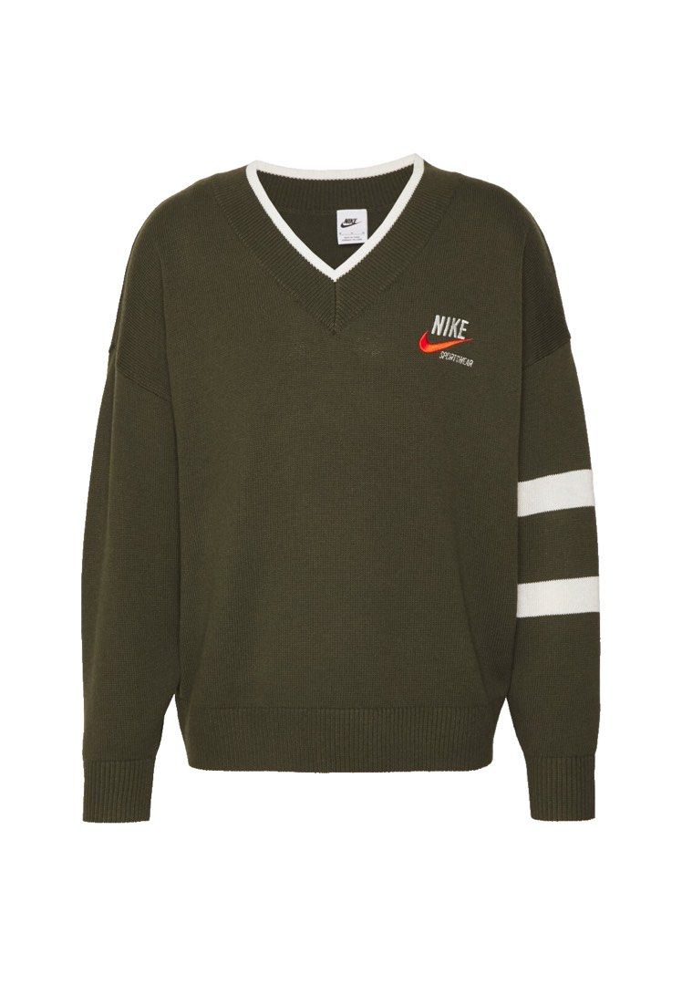 NIKE NSW KNITTED SWEATER (Category: Coats, Jackets and Outerwear) located in Pasig City. Submitted by buzzthrifty (Listing ID 1464249382, Image 2). Description: SIZE L-XL 24x26 EXCELLENT TO NEW .