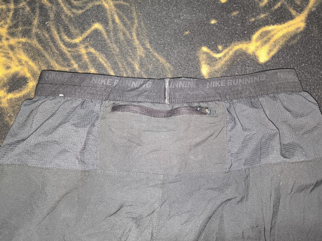 Nike Running With inner short (Category: Activewear) located in Manila. Submitted by fljaoti27 (Listing ID 1464260860, Image 3). Description: Nike running with inner Small.
