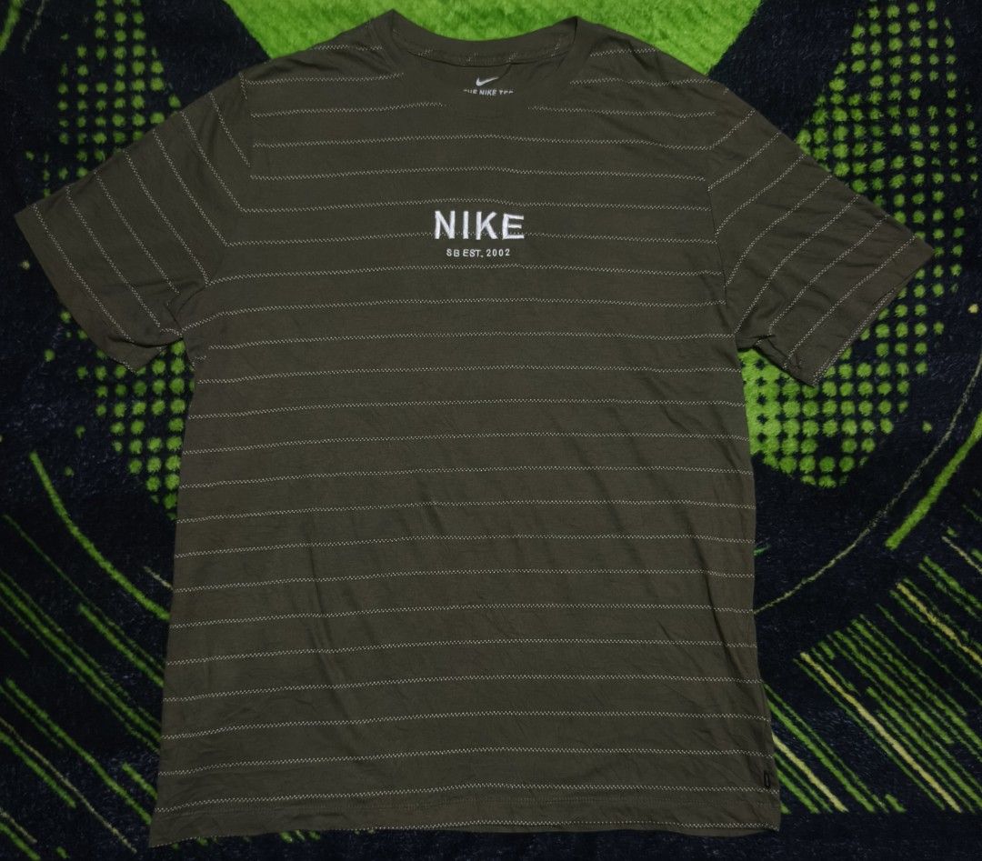 Nike Sb Embroid (Category: Tshirts & Polo Shirts ) located in Camalig. Submitted by kim_finds (Listing ID 1464152185, Image 1). Description: 21.5x29 Size L issue none.