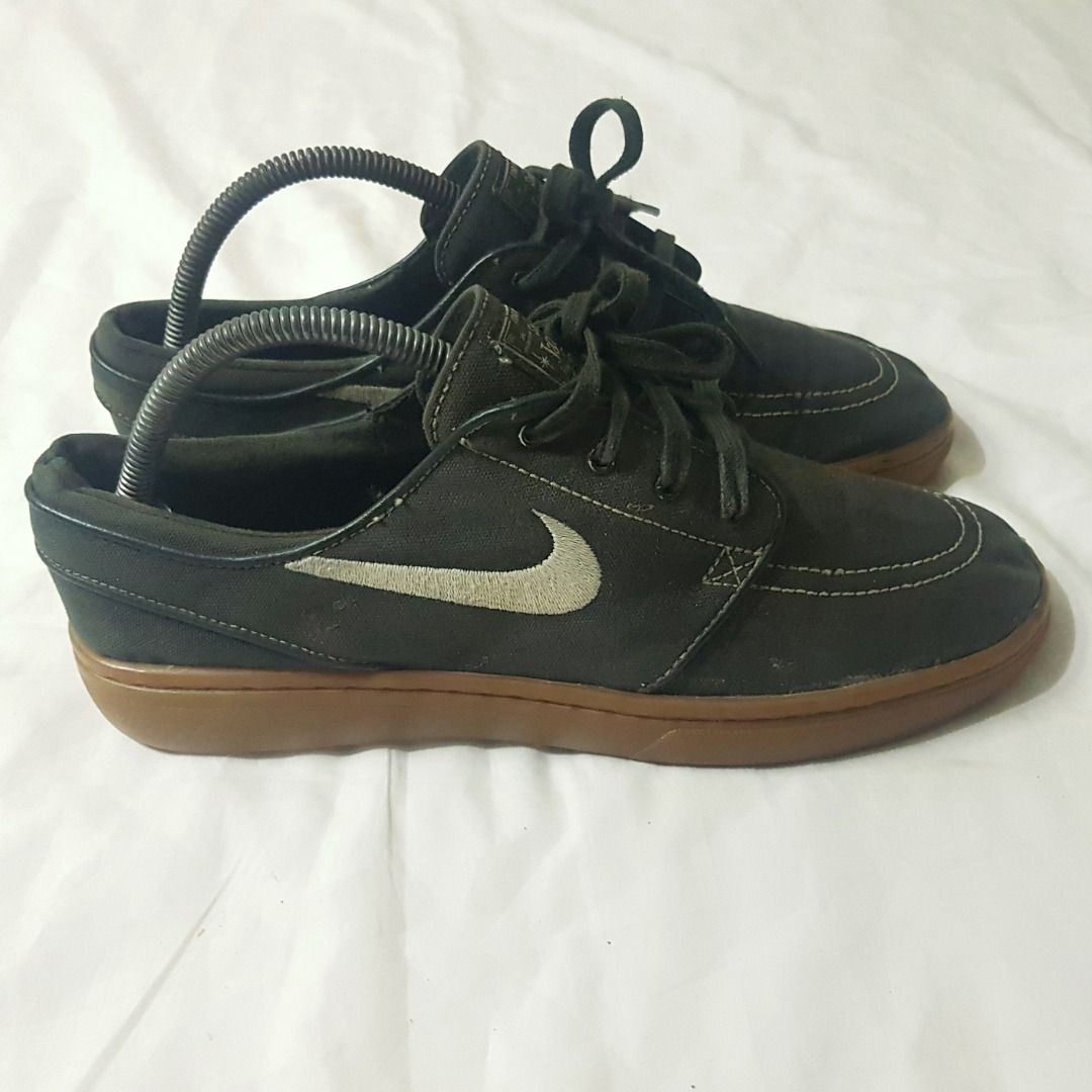 Nike Stefan Janoski dark green (Category: Sneakers) located in Cebu City. Submitted by dwightmendozasr (Listing ID 1464175216, Image 2). Description: Nike Stefan Janoski dark green size 9.0 on tag, best fit for size 8.0 -Replacement soles Php 350.00 + shipping fee Code: SHOES0106 .