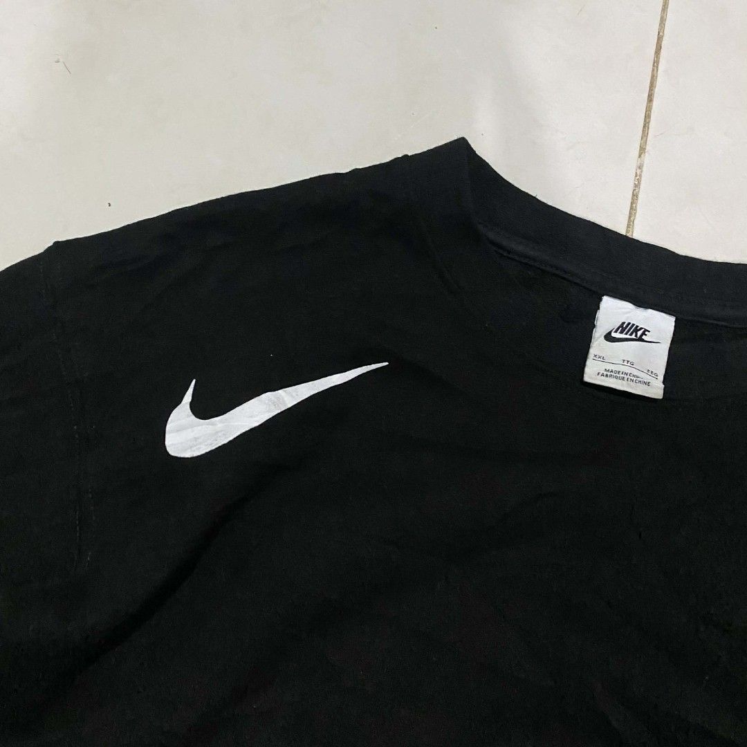 Nike Swoosh Pullover Graphic Sweater (Category: Coats, Jackets and Outerwear) located in Dipolog. Submitted by ethrifttt (Listing ID 1464300357, Image 2). Description: Nike Swoosh Pullover Graphic Sweater 23 x 26 excellent condition, no issue.