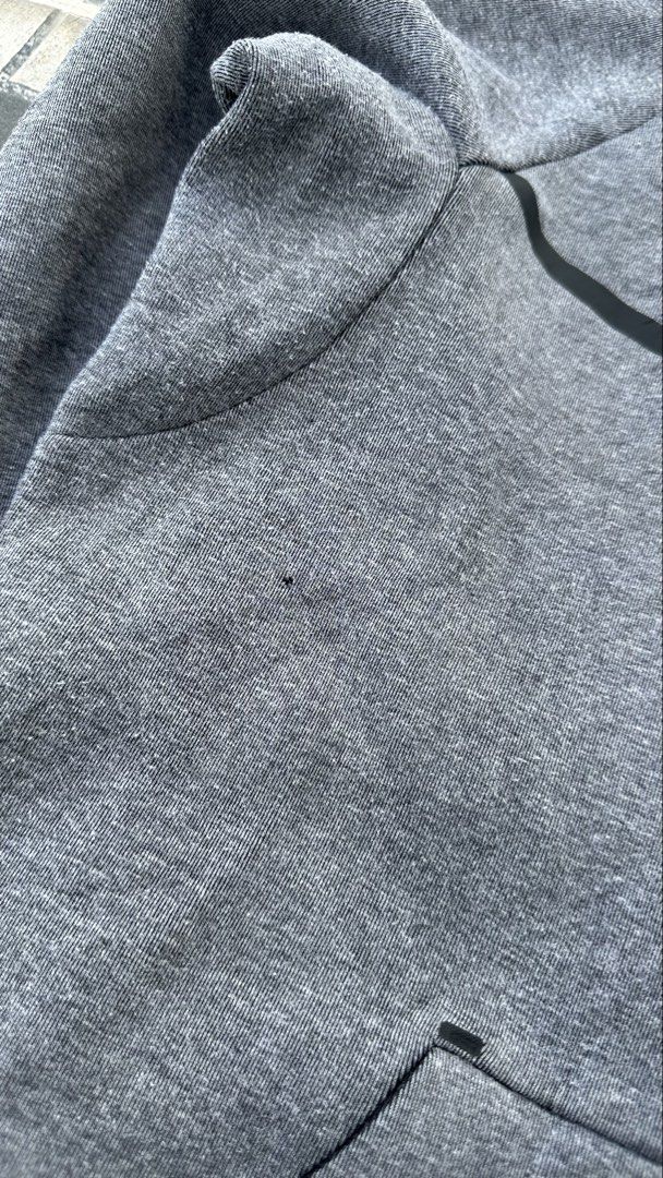 NIKE TECH DUAL ZIP JACKET (Category: Coats, Jackets and Outerwear) located in Manila. Submitted by urban.vintage (Listing ID 1464138000, Image 3). Description: ISSUE: SMALL PINHOLE (NEED WASH) MOP :GCASH (NO COD) SHIP VIA: LALAMOVE & J&T LOCATION: PASIG CITY LENGTH: 28 WIDTH :23.