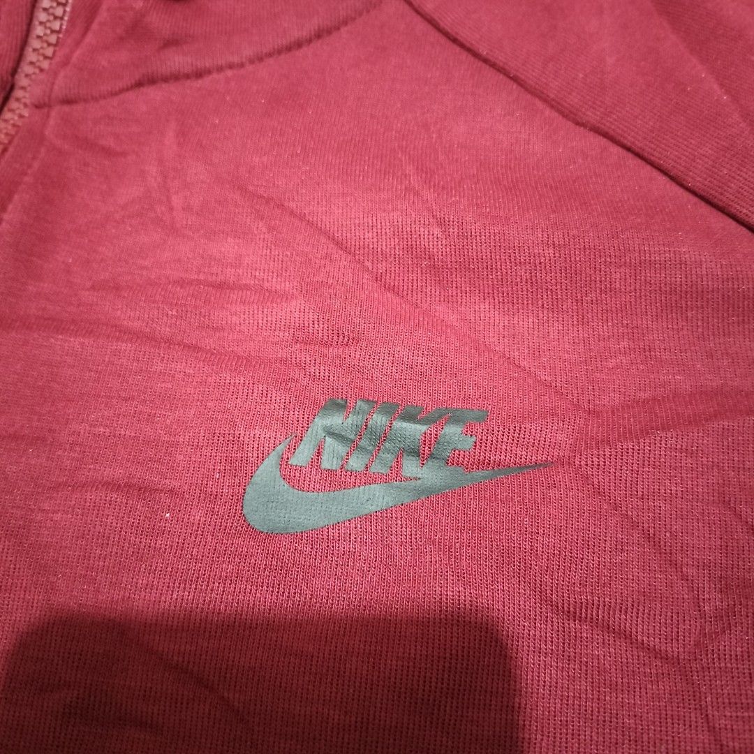 NIKE TECH FLEECE HOODIE (Category: Hoodies) located in Sariaya. Submitted by social_animalz (Listing ID 1464294870, Image 2). Description: 21 x 26.25 - 28 with 3 tiny scratches shipping fee is not included.