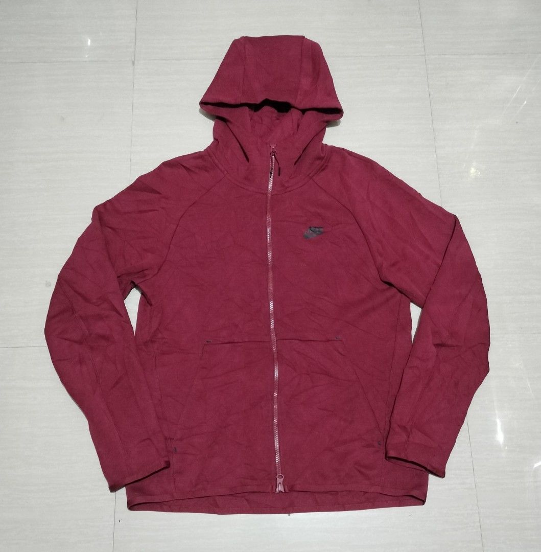 NIKE TECH FLEECE HOODIE (Category: Hoodies) located in Sariaya. Submitted by social_animalz (Listing ID 1464294870, Image 1). Description: 21 x 26.25 - 28 with 3 tiny scratches shipping fee is not included.