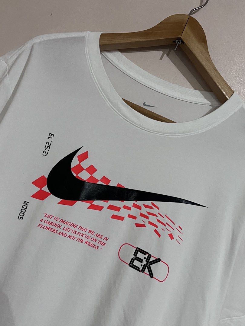 NIKE TEE (Category: Tshirts & Polo Shirts ) located in Matanao. Submitted by eyyymar (Listing ID 1464290469, Image 2). Description: Nike Tee -Dimes:22.5x28.5 -Good as new -Issue: None DM📩.