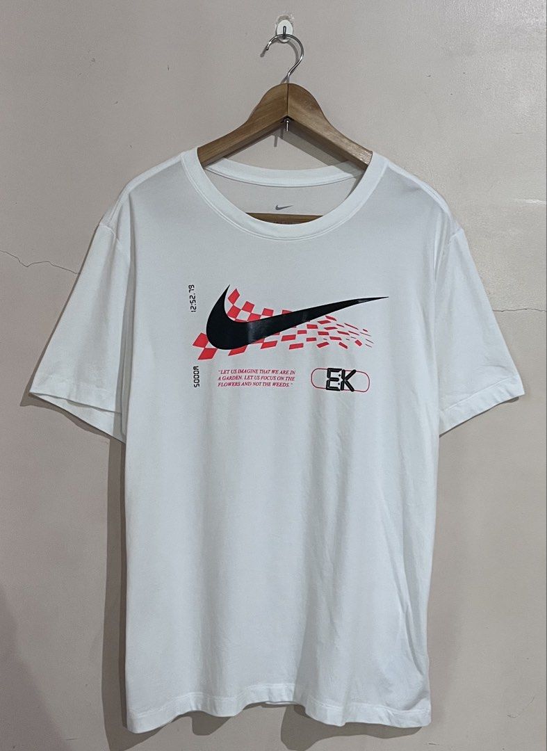 NIKE TEE (Category: Tshirts & Polo Shirts ) located in Matanao. Submitted by eyyymar (Listing ID 1464290469, Image 1). Description: Nike Tee -Dimes:22.5x28.5 -Good as new -Issue: None DM📩.