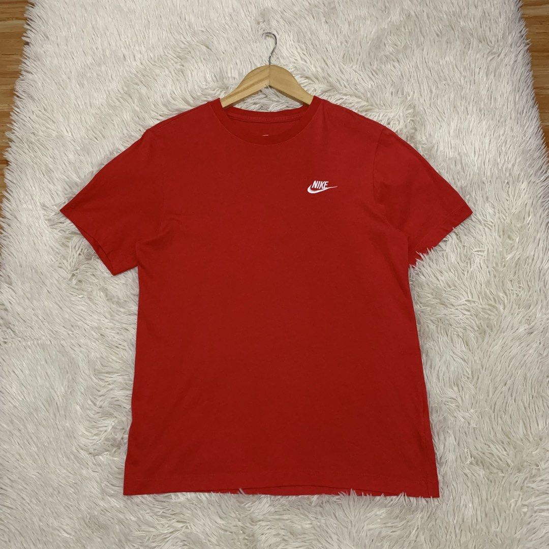NIKE TSHIRT (Category: Tshirts & Polo Shirts ) located in Manila. Submitted by g00d_thrift (Listing ID 1464278603, Image 1). Description: NIKE TSHIRT MEDIUM ADULT WIDTH 20 LENGTH 27 NO ISSUE AS NEW.