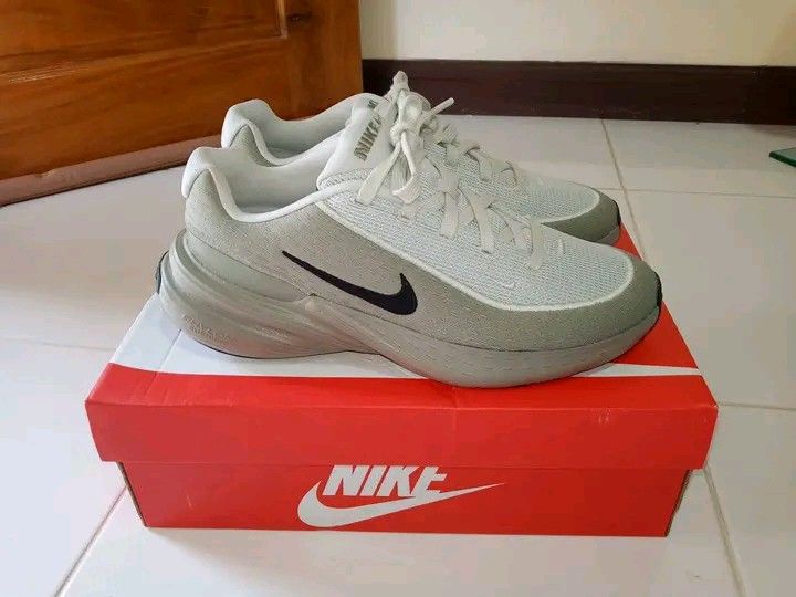 Nike Uplift SC Shoes (Category: Sneakers) located in Guihulngan. Submitted by johnjohndripgoods (Listing ID 1464352182, Image 3). Description: NIKE UPLIFT SC BRAND-NEW WITH BOX US 8.5 OPEN FOR VC DM.