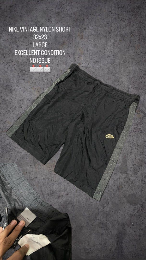 NIKE VINTAGE NYLON SHORT (Category: Shorts) located in Ligao. Submitted by whozzz_daryll (Listing ID 1464230046, Image 1). Description: 32x23.