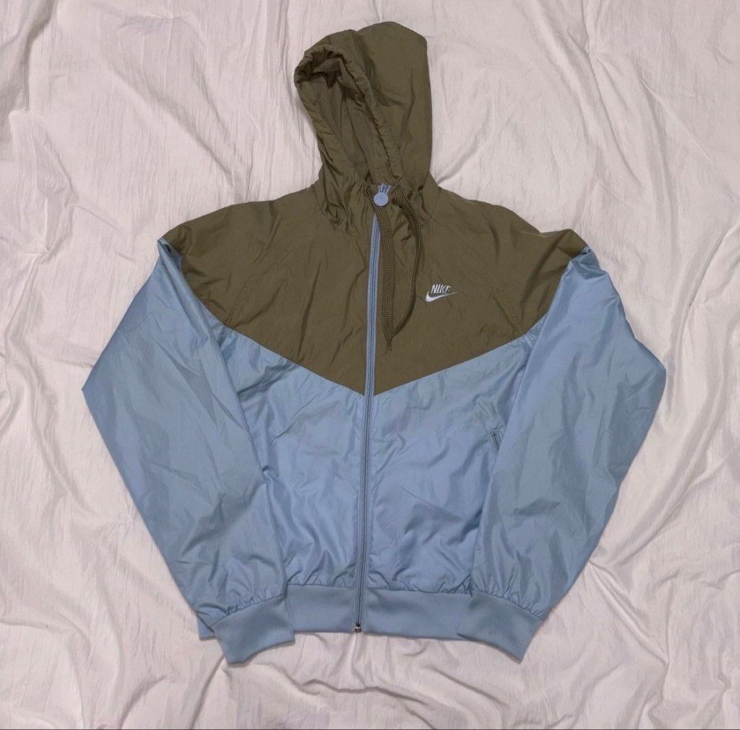 Nike Windbreaker Khaki Skyblue (Category: Coats, Jackets and Outerwear) located in Mandaluyong City. Submitted by de_keein (Listing ID 1464273423, Image 1). Description: M Chest: 21.5 inc Length: 24 inc .