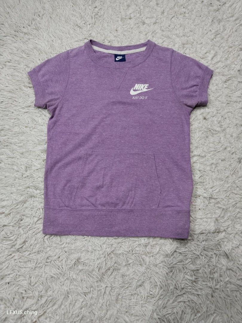 Nike womens crew neck with kangaroo pocket. (Category: Activewear) located in Manila. Submitted by lexusthrift1995 (Listing ID 1464148447, Image 2). Description: Size- LARGE on tag but fit to SMALL to MEDIUM Dimension- 17x22 good condition ‼️150.pesos plus shipping fee 💸MODE OF PAYMENT- GCASH payment first 🚛MODE OF DELIVERY- J&T or LALAMOVE 📍LOCATION- NORTH CALOOCAN CAMARIN BRGY.177 1705 SUNFLOWER STREET. 🗒Note: Please manage your expectation