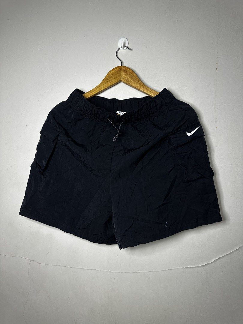 NIKE WOOVEN CARGO (Category: Shorts) located in Molave. Submitted by thriftmate13 (Listing ID 1464178714, Image 1). Description: .