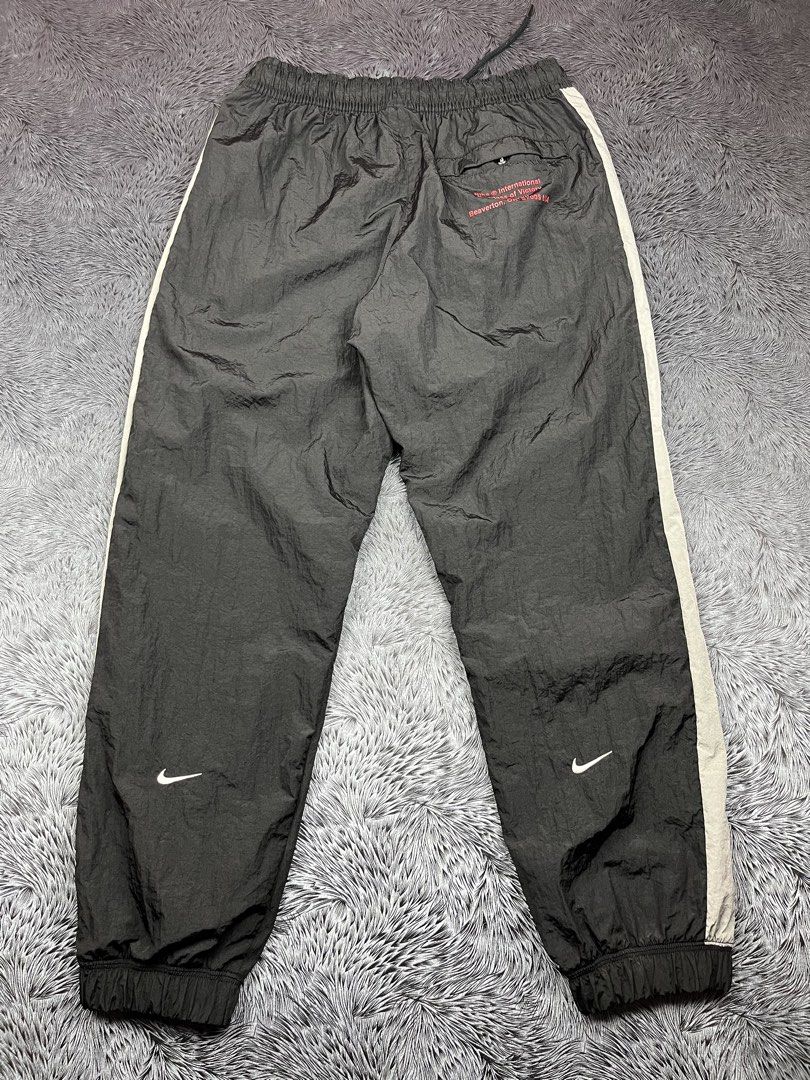 Nike woven nylon multi swoosh (Category: Joggers) located in Iloilo. Submitted by thefilthythrift (Listing ID 1464323734, Image 2). Description: .
