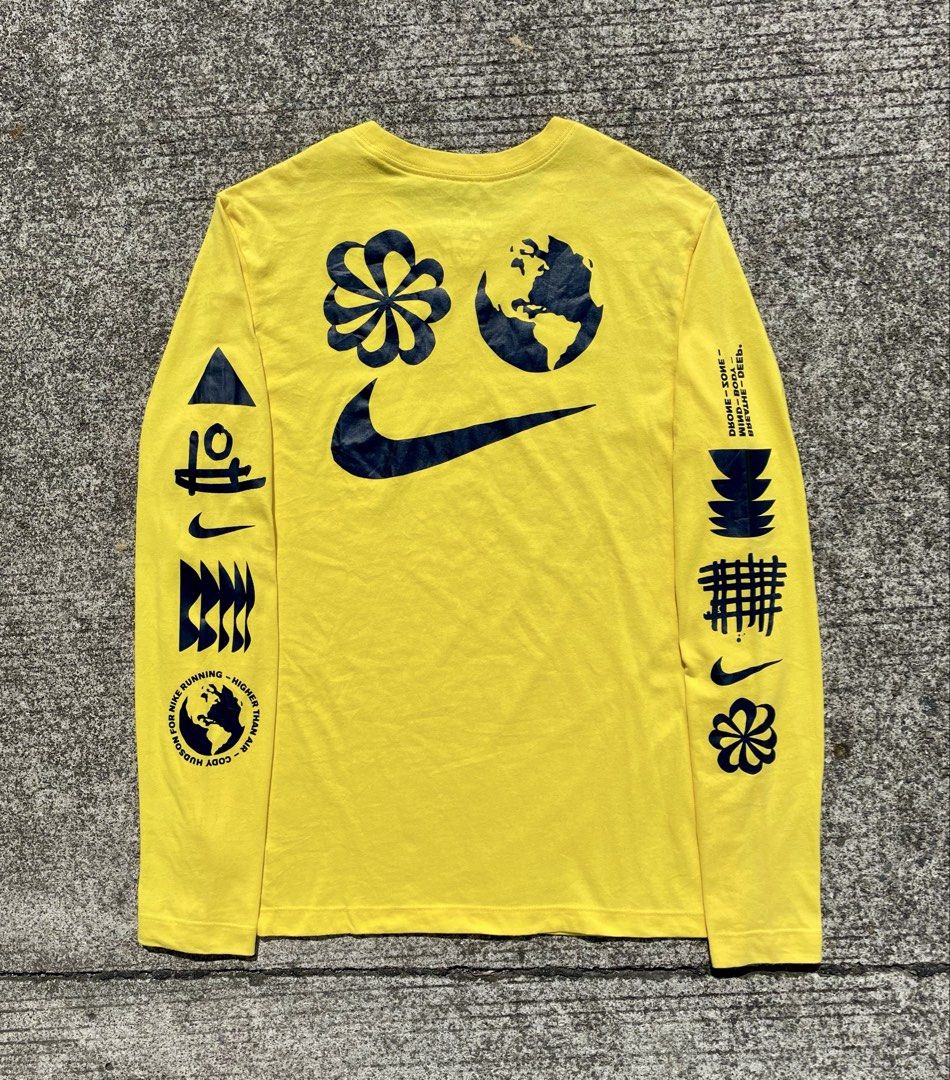 NIKE X CODY HUDSON LONG SLEEVE (Category: Hoodies) located in Talisay. Submitted by carlvincent0502 (Listing ID 1464173165, Image 2). Description: NIKE X CODY HUDSON SIZE: LARGE ON TAG DIMS: 20W X 27L CON: EXCELLENT CONDITION PRICE: 499.