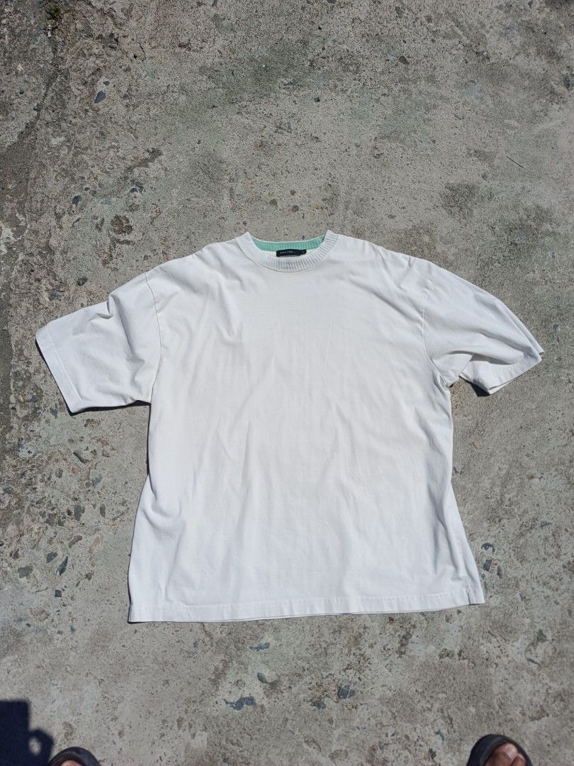 Niko and... T-shirt (Category: Tshirts & Polo Shirts ) located in Urdaneta. Submitted by tetsudoubletaps (Listing ID 1464159355, Image 1). Description: + SF - Brand: Niko and... - Color: White - Size: L - Material: Polyester and Nylon blend - Origin: Made in Vietnam - Style: Great basic tee for everyday wear, easy to pair with anything. - Condition: Please check photos for details..