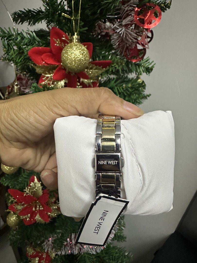 Nine West original (Category: Women's Watches) located in Makati City. Submitted by msauthenticshopper.ph (Listing ID 1464195693, Image 2). Description: None tarnish Original New adress 💄leyte 💄Courier lbc 💄Mode of Payment via Gcash , BDO Shipping every Saturday .