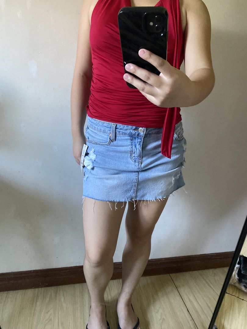 No boundaries Mid rise mini skirt (Category: Skirts) located in Manaoag. Submitted by wewhorewhat (Listing ID 1464243525, Image 2). Description: Size small Brandnew from usa with tags .