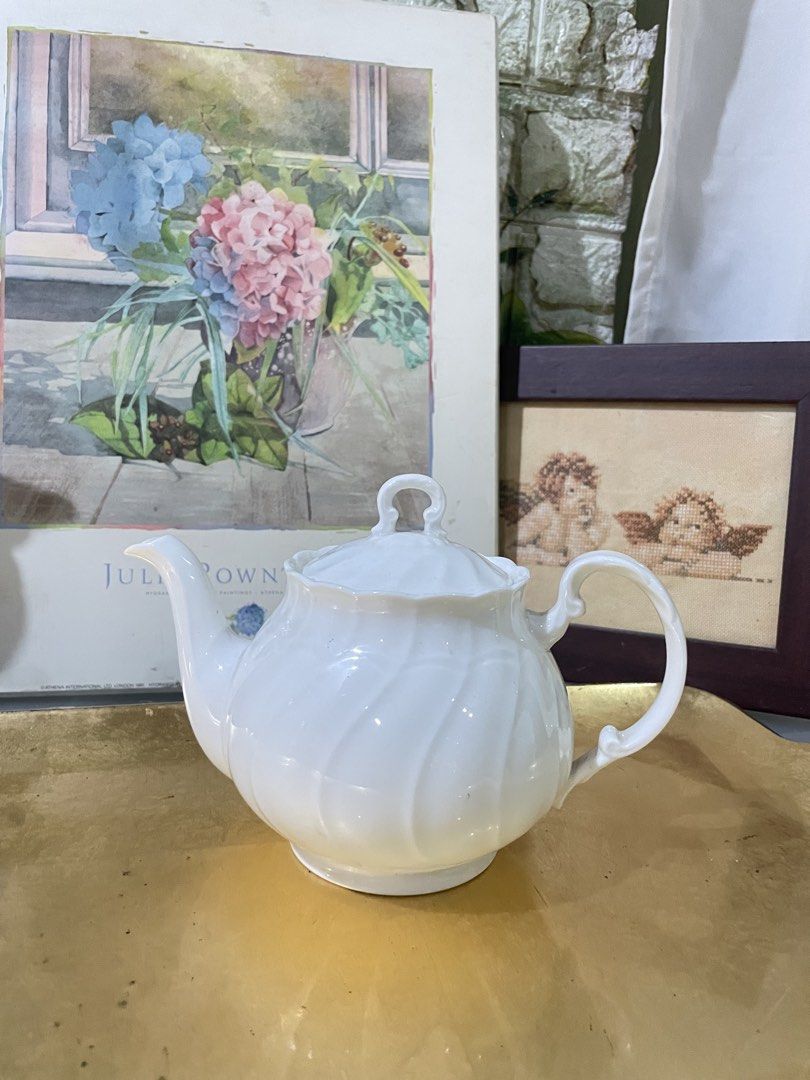Noritake Japan Studio Collection Porcelain Teapot (Category: Coffee & Tea Tableware) located in Malaybalay. Submitted by timelessheirlooms (Listing ID 1464238043, Image 1). Description: .