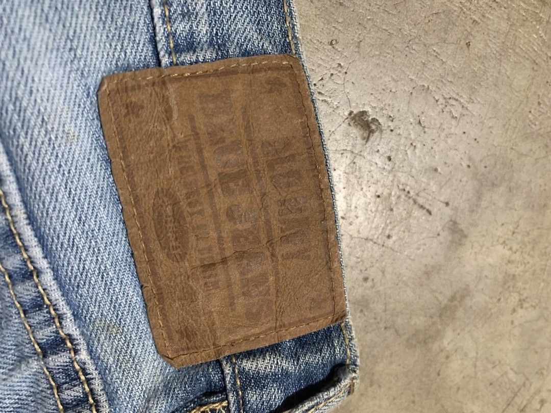 Old Navy Blue Jeans - Size 29x30 (Category: Jeans) located in Cavite. Submitted by noriegayou99586 (Listing ID 1464138037, Image 2). Description: - Classic Old Navy blue jeans - Size: 29x30 - Material: 100% Cotton - Fit: Straight Leg - Perfect for everyday wear.