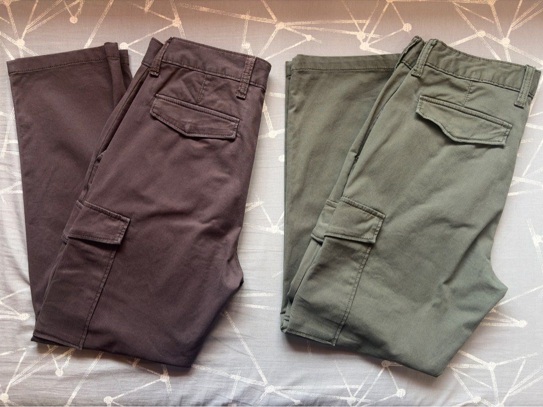 Old Navy Cargo Pants (PRICE IS FOR BOTH) (Category: Trousers) located in Muntinlupa City. Submitted by jhurrific (Listing ID 1464168565, Image 1). Description: Old Navy Cargo Pants (PRICE IS FOR BOTH) - Size: 33x30 - Fit: Regular - Cut: Straight *Payment First: Bank Transfer or GCash *Buyer handles and shoulders shipping.
