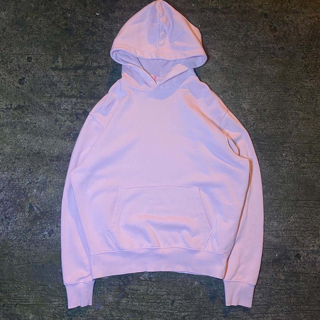 Old Navy Plain Pink Hoodie (Category: Hoodies) located in Manila. Submitted by steeezyyy (Listing ID 1464335291, Image 1). Description: excellent condition no issue 9.5/10 color rate pm lang po meet up sa malapit W 24.4 x L 27.4 Location : Mandaluyong City .