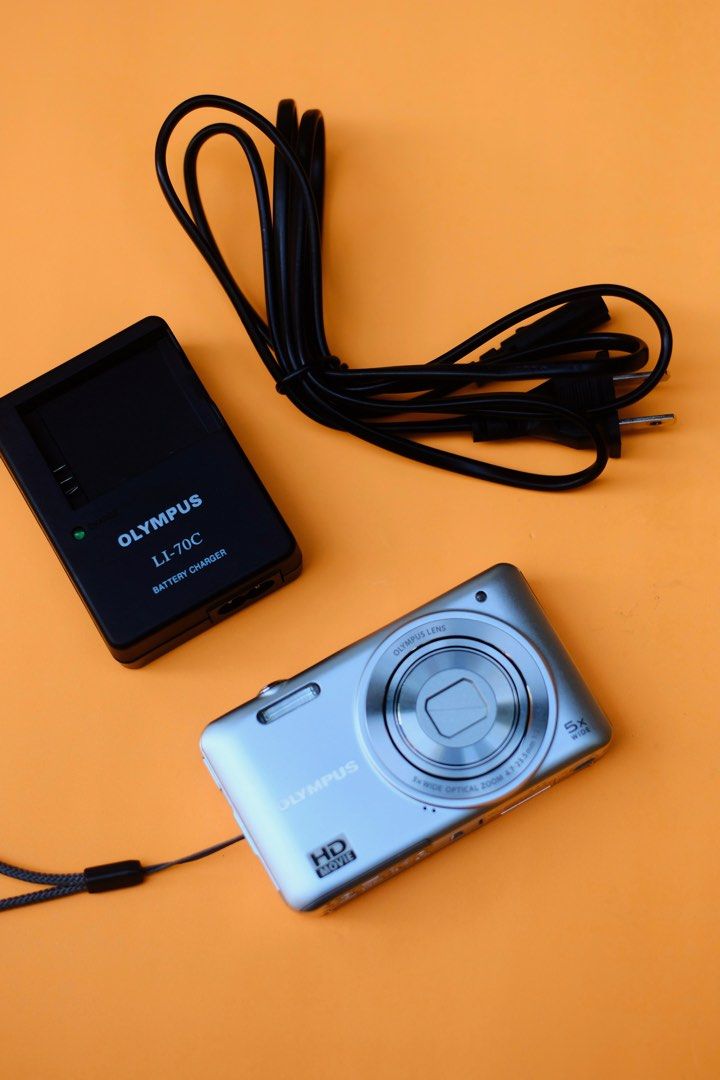 Olympus VG-140 (Category: Cameras) located in Davao. Submitted by carussel (Listing ID 1464230039, Image 2). Description: Olympus VG-140 -Ultracompact Digital Camera -14 Megapixel - 1.23” CCD Sensor -Sharp Olympus Lens 26-130mm f2.8-6.5 5x Optical Zoom -720p HD Video Recording -Y2K Aesthetic + Magic Filters -Excellent Condition. Like New. Inclusion: Battery Charger Padded Pouch Strap FREE SHIPPING NATIONWIDE.
