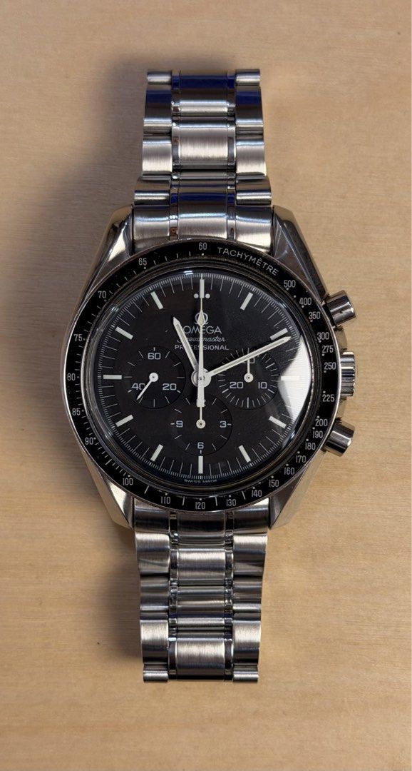 Omega Speedmaster 42mm (Category: Men's Watches) located in Quezon City. Submitted by LuxPieces (Listing ID 1464234750, Image 2). Description: Omega Speedmaster Size 42mm Hesalite Crystal Ref. 35705000 Watch, Card and Box only 9.5/10 condition Amazing condition for its age 260k only .