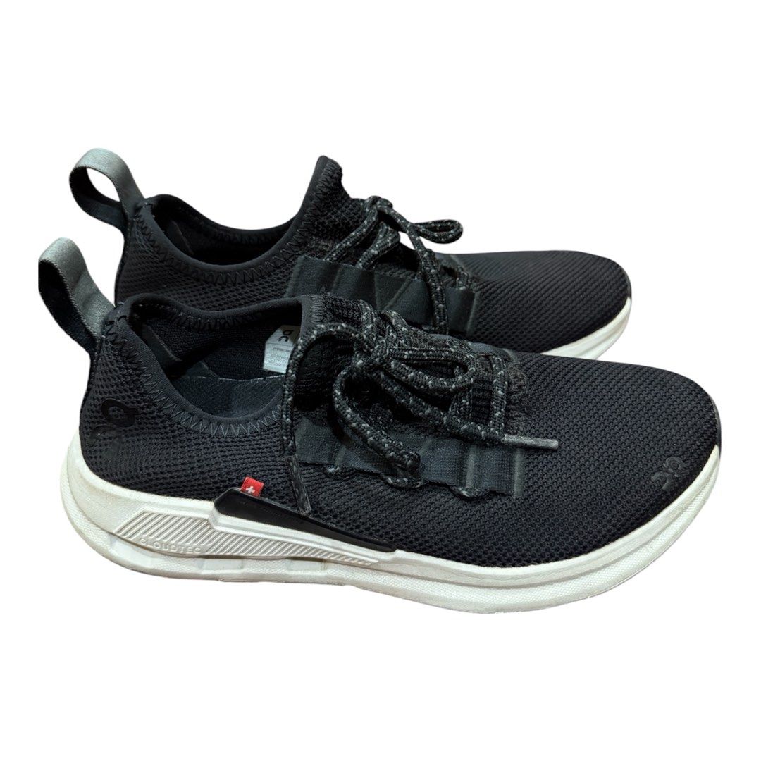 On Cloudeasy sneakers (Category: Sneakers) located in Lipa City. Submitted by lifestyled (Listing ID 1464188051, Image 3). Description: On Cloudeasy in Black Size US Womens 6.5 Eur 37.5 Outside sole- 27cm Just needs cleaning 💯 Authnetic .